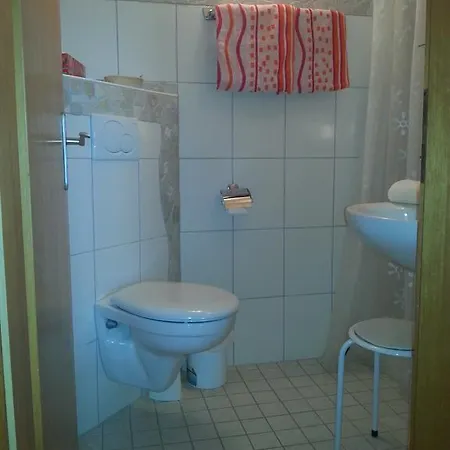 Πανσιόν Haus Butz 3*