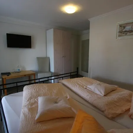 畔希恩皓思柏思旅馆